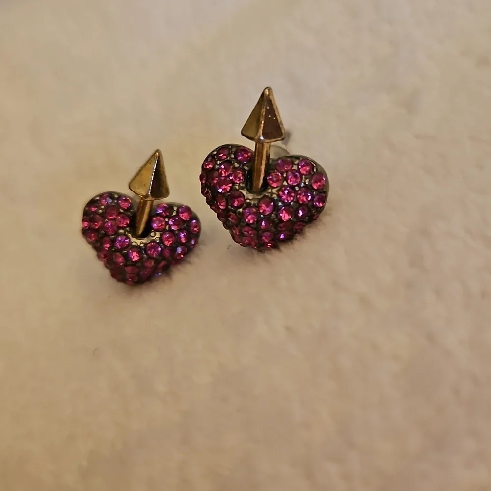 BETSEY JOHNSON Fuscia Paved Crystal Heart Arrow Stud Earrings
